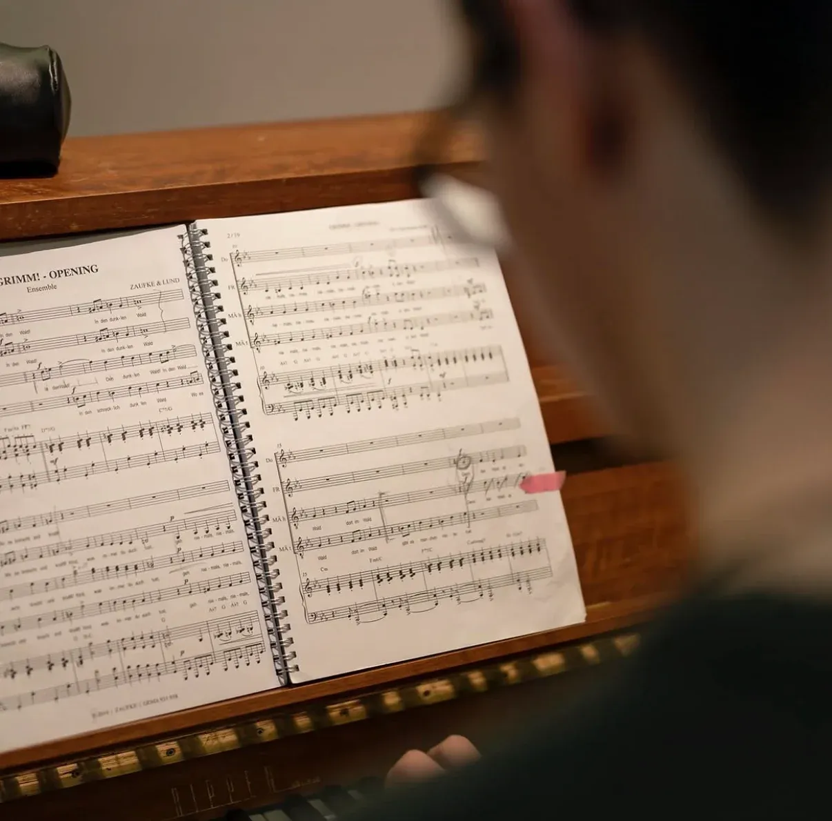 Torsten Lemke bei der Chorrepetition des Musicals Grimm