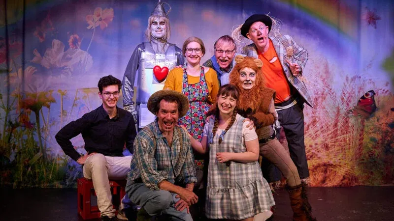 Ensemble des Musicals Der Zauberer von Oz